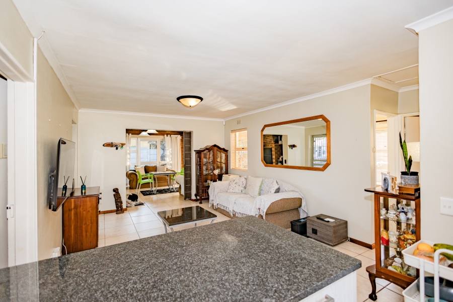 2 Bedroom Property for Sale in Oakglen Western Cape